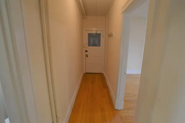 Salem, MA 01970,15 Lynde St #22
