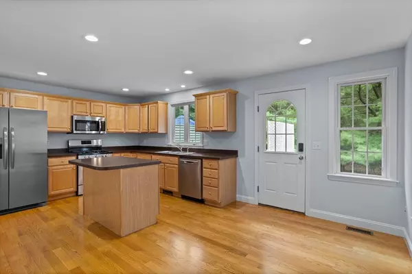 Ayer, MA 01423,184 W Main Street #B2
