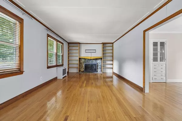 Holden, MA 01520,16 Highland Avenue