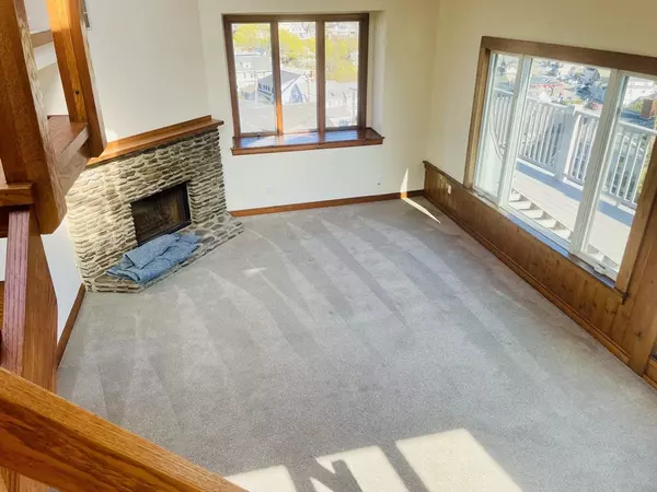 Swampscott, MA 01907,98 Rockland Street #3