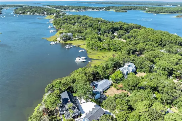 Mashpee, MA 02649,9 Point Rd