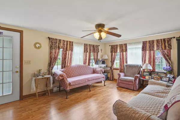 Thompson, CT 06255,31 Rawson Avenue