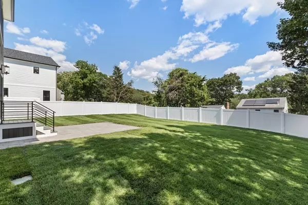 Waltham, MA 02451,15 Cedarcroft Lane