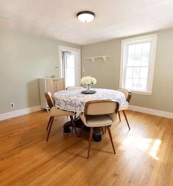 Malden, MA 02148,10 Birch Lane