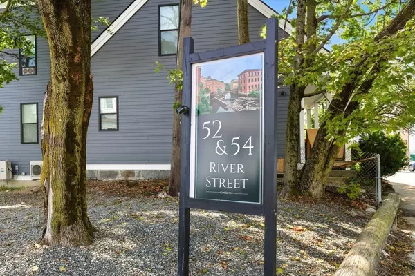 Boston, MA 02126,52 R River St #5