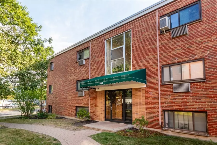 590 American Legion Highway #6, Boston, MA 02131