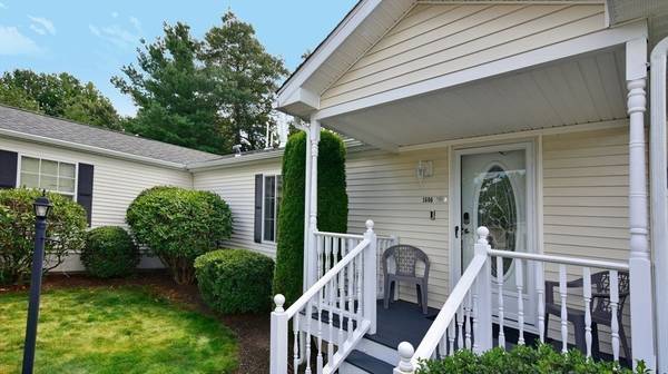 Middleboro, MA 02346,1606 Fox Run