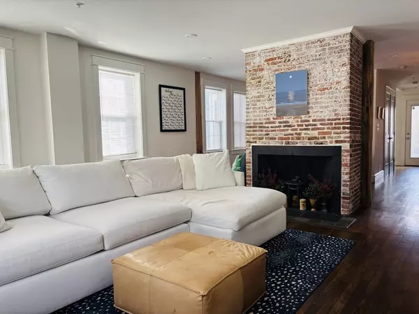 Salem, MA 01970,98 Bridge St #2