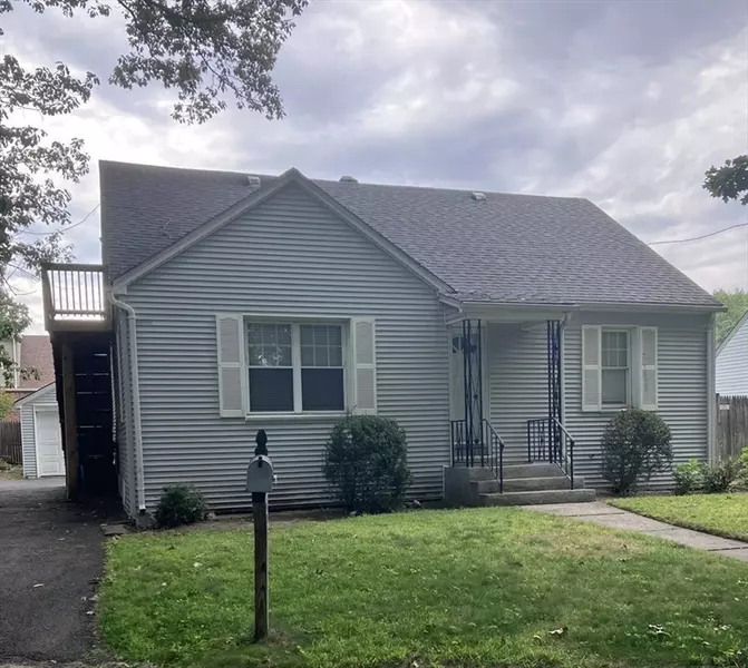 95 Weaver Rd, Springfield, MA 01107