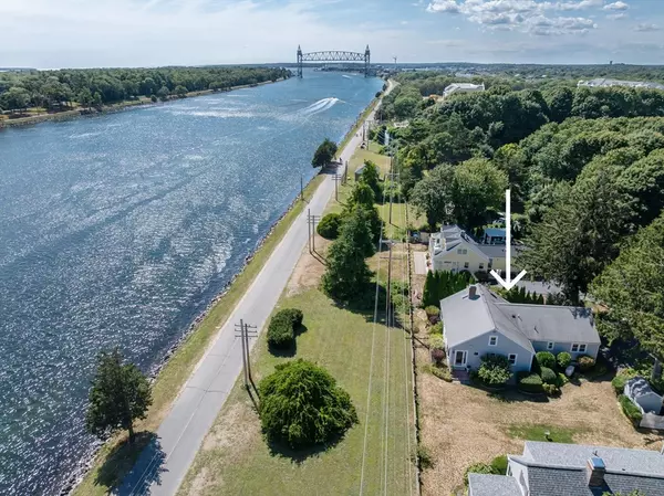 Bourne, MA 02532,30 Sunset Ln