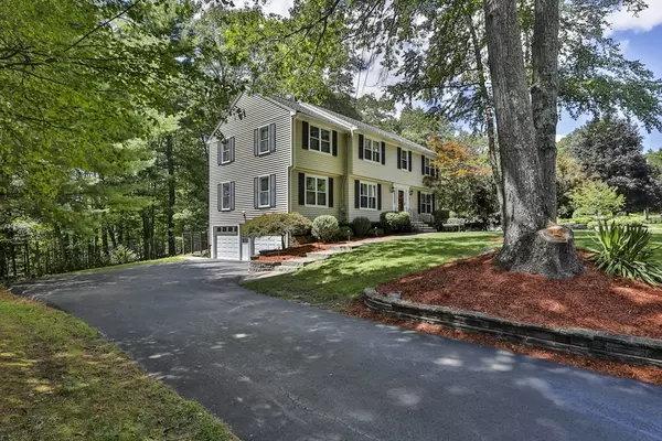 22 Cathedral Cir, Nashua, NH 03063