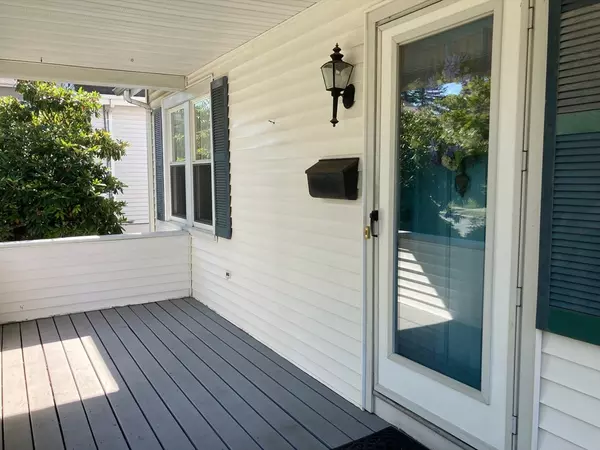East Providence, RI 02915,83 Mountain