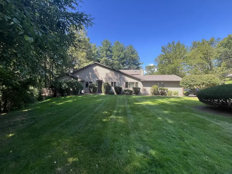 929 Shaker Rd #18, Westfield, MA 01085