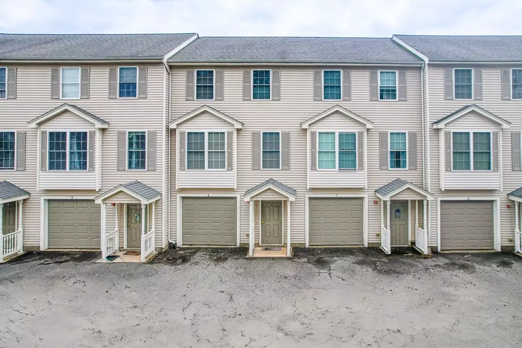 Tewksbury, MA 01876,42 Rogers St #1