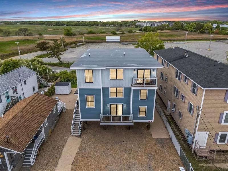 30 Cable Ave #3, Salisbury, MA 01952