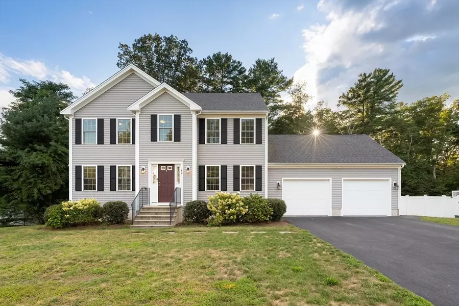82 Appaloosa Way, Taunton, MA 02780