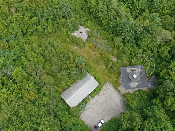 Webster, MA 01570,27 Douglas Road