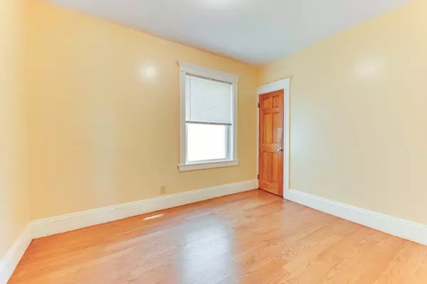 Boston, MA 02122,8 Ridgewood St