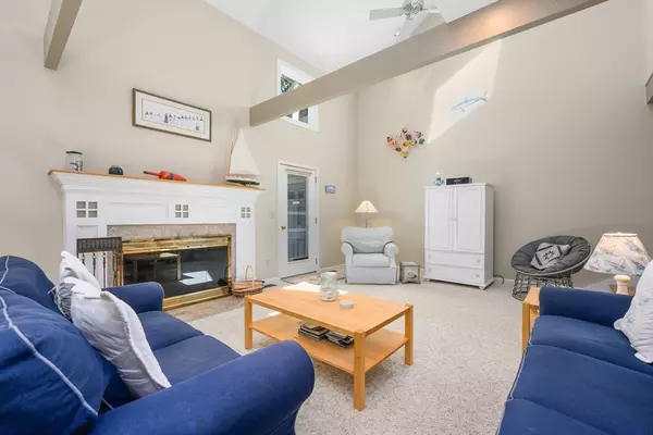 Mashpee, MA 02649,20 Holly Rd