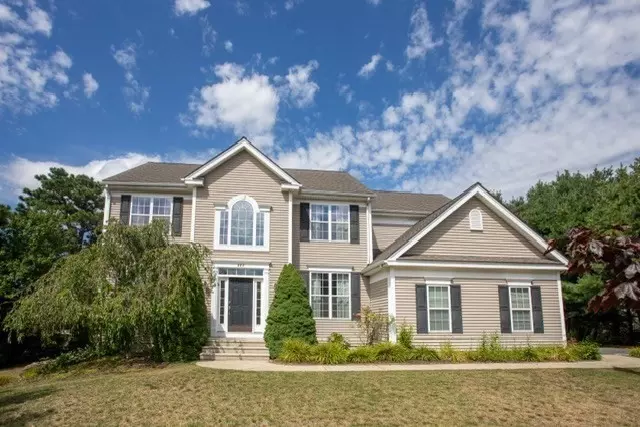 402 Raymond Rd, Plymouth, MA 02360