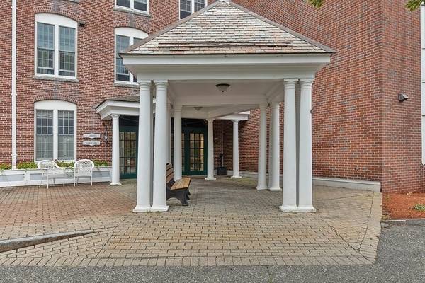 North Andover, MA 01845,148 Main St #O102