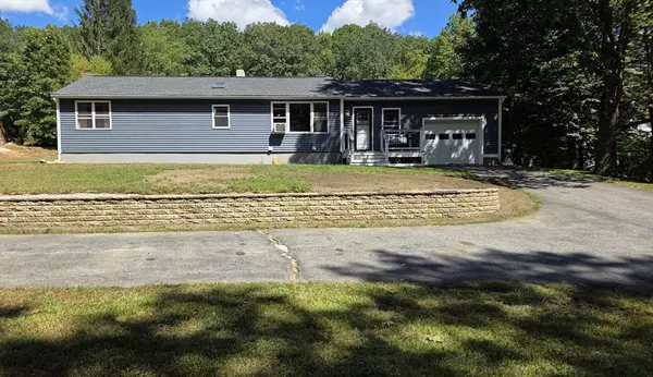 105 Hale Rd, Hubbardston, MA 01452