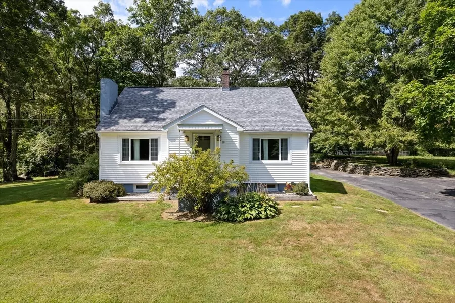 19 Hudson, Oxford, MA 01540