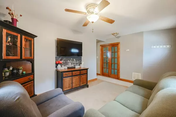 Westport, MA 02790,16 S Berryman St