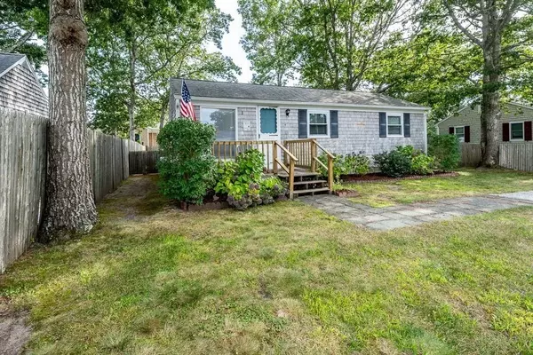 Yarmouth, MA 02664,9 Cedar Street