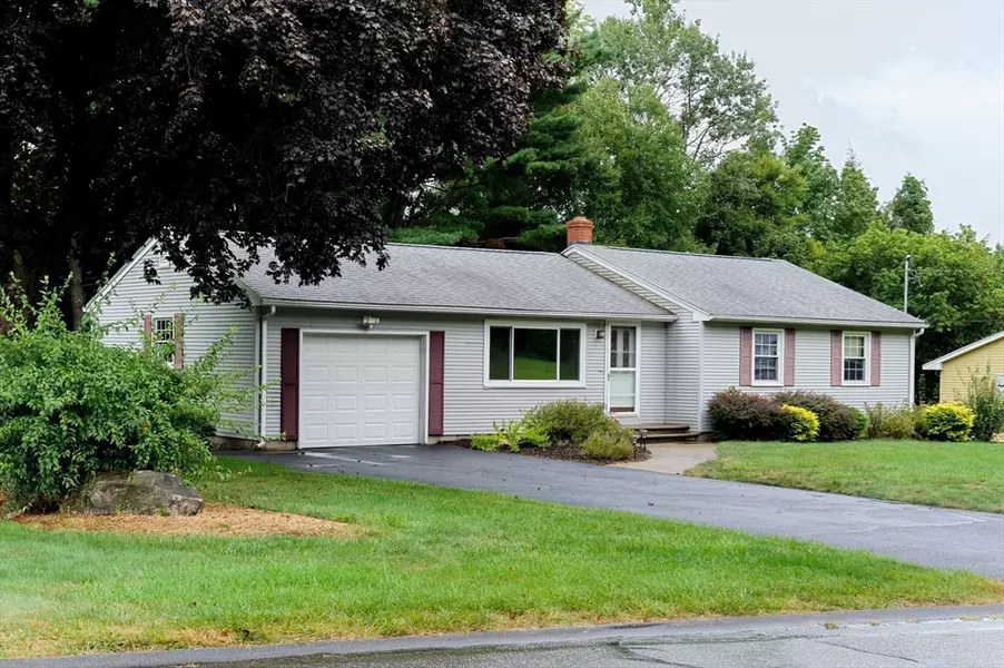 4 Crescent Ter, Ware, MA 01082