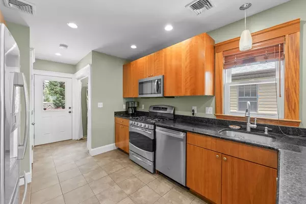 Boston, MA 02132,1579 Centre St #2