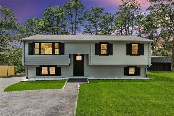 885 Long Pond Rd, Plymouth, MA 02360