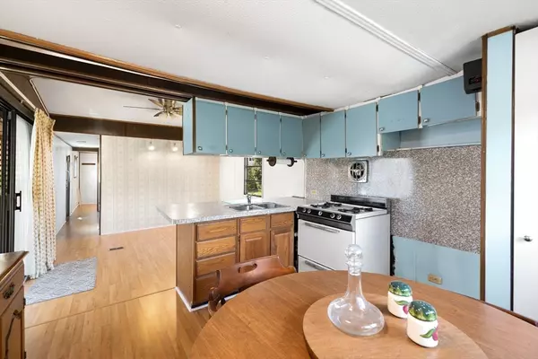 Mashpee, MA 02649,300 Nathan Ellis Hwy #50