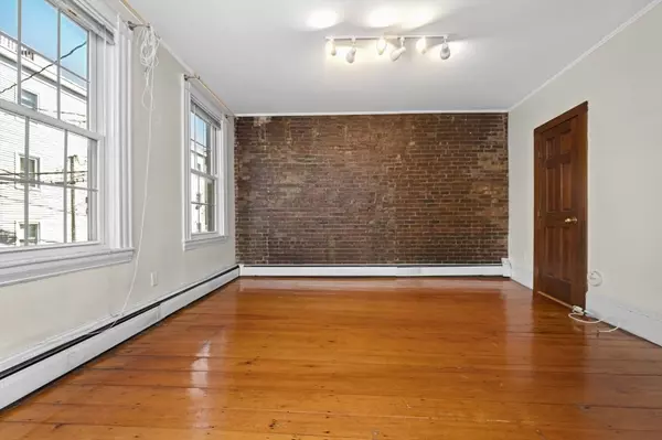 Boston, MA 02129,94-A Bartlett St #3