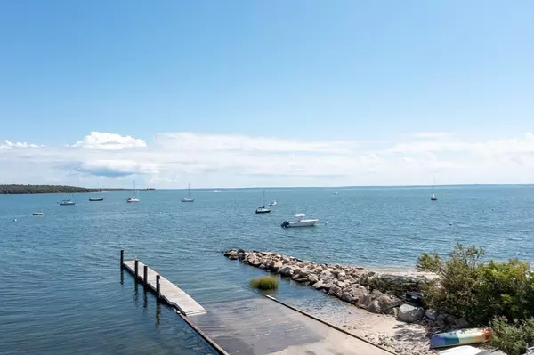 Fairhaven, MA 02719,58 Ocean Ave