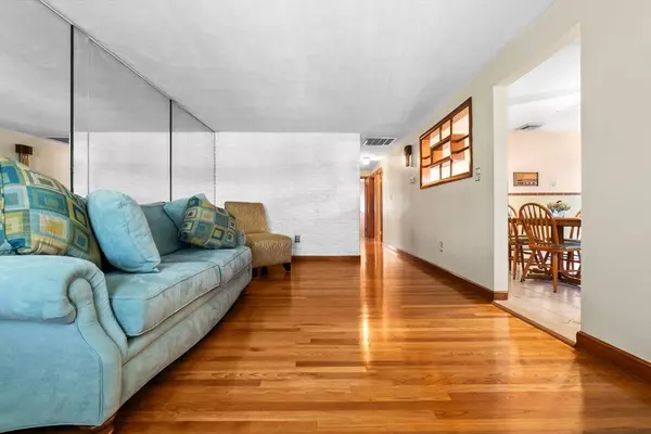 Revere, MA 02151,33 Lantern Rd