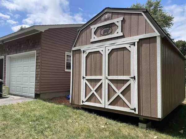 Ashburnham, MA 01430,28 Hillandale Rd