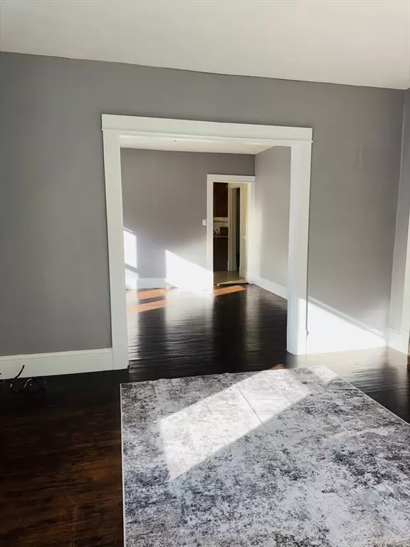 Springfield, MA 01107,42-44 Narragansett St