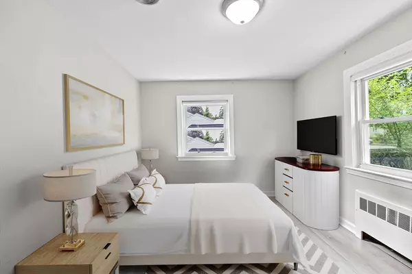Sharon, MA 02067,15 Leonard Road