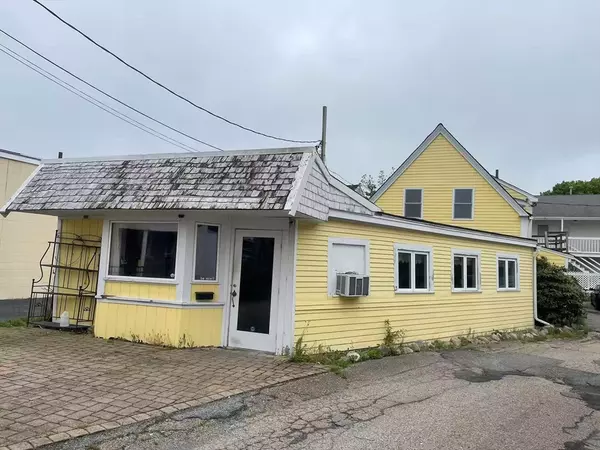 517 Main St, Barnstable, MA 02601