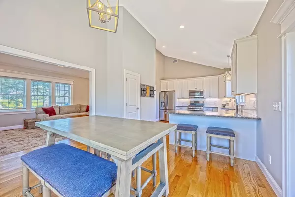 South Hadley, MA 01075,28 River Lodge Rd