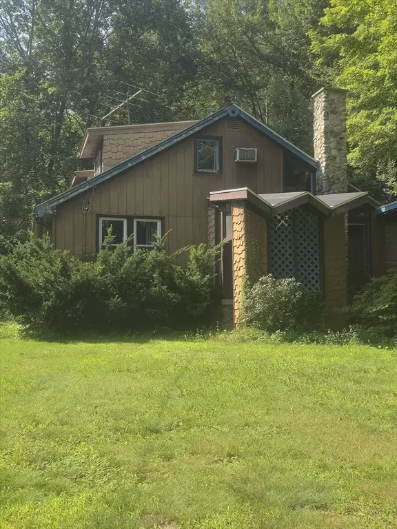 Easthampton, MA 01027,40 Division St