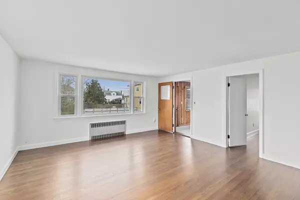 Hull, MA 02045,41 J St #1