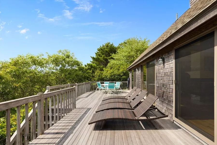 13 Bayberry Ave, Provincetown, MA 02657
