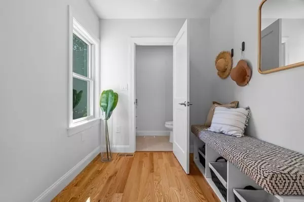 Newton, MA 02460,321 Albemarle Rd