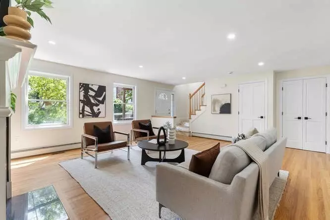 29 Cottage St #29, Newton, MA 02464