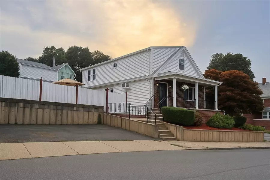 93 Dartmouth St, Everett, MA 02149