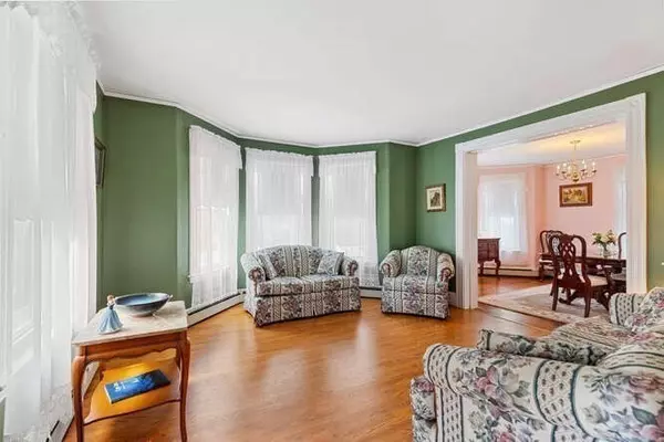 Gloucester, MA 01930,6 Beauport Ave