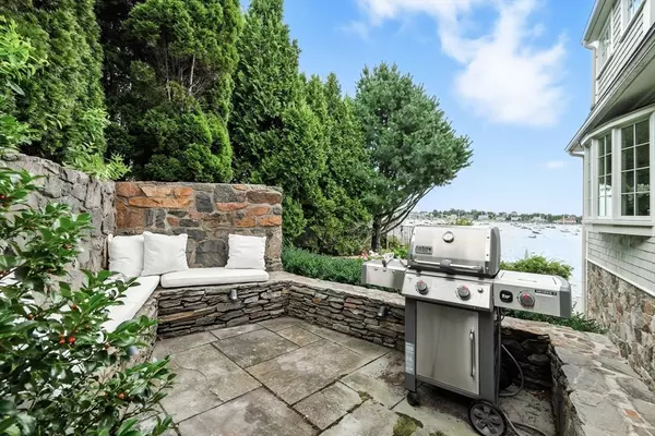 Marblehead, MA 01945,131 Front Street