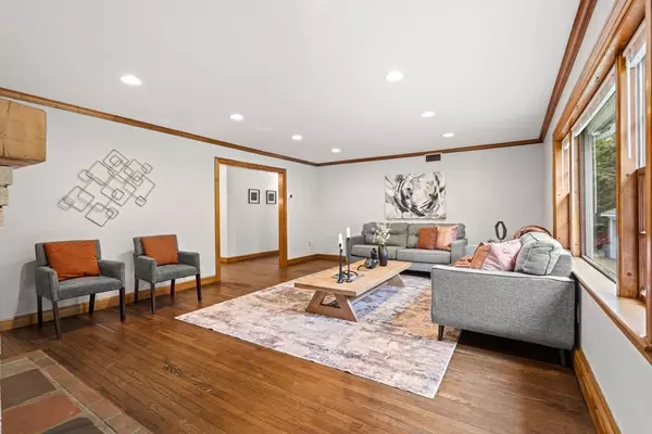 Wakefield, MA 01880,58 Spring St